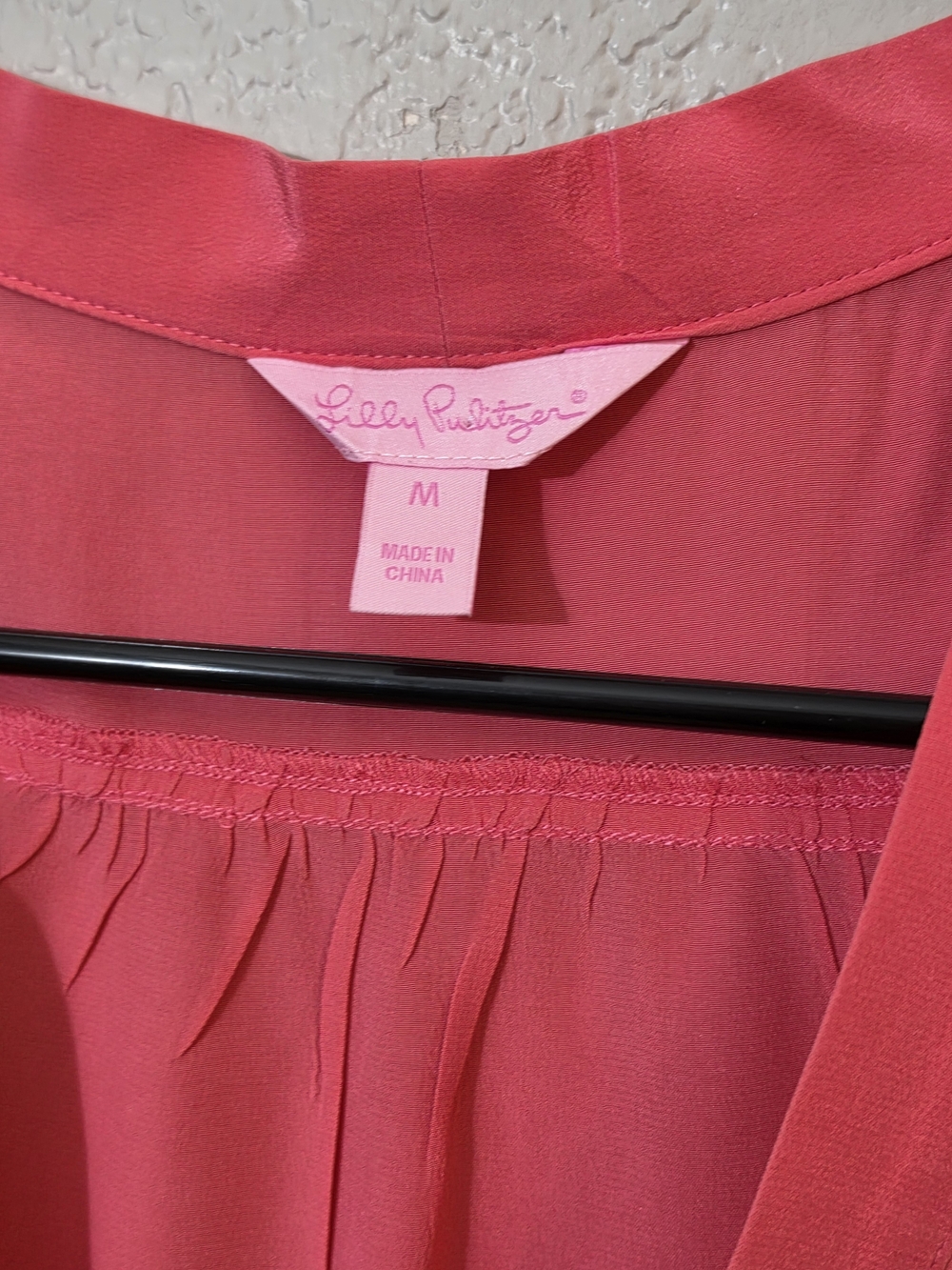 Lilly Pulitzer Silk Tie-Neck Sleeveless Blouse in Coral Pink Womens Medium - Picture 3 of 7